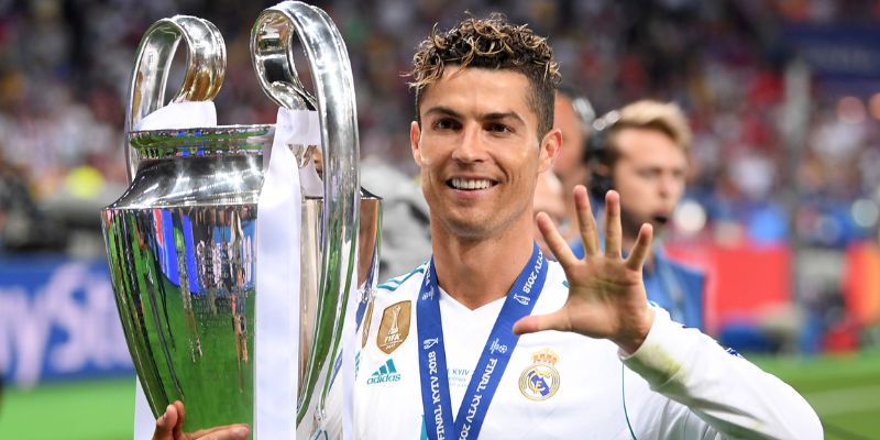 Ronaldo - Cái tên huyền thoại ghi dấu mạnh mẽ ở C1