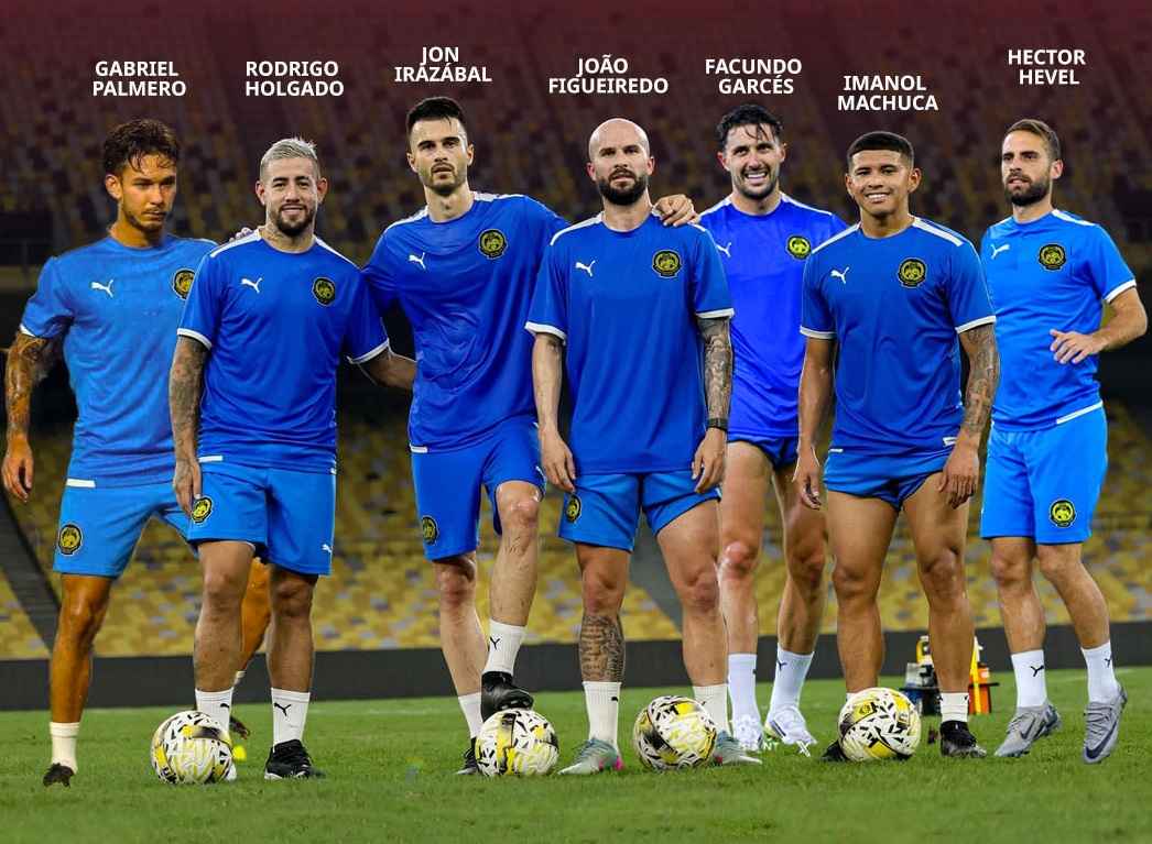 Bảy cầu thủ nhập tịch giả khiến bóng đá Malaysia chấn động